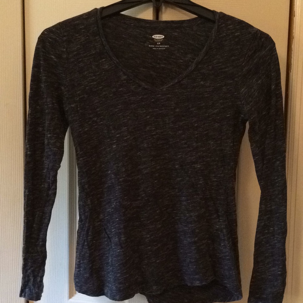 Old Navy relaxed LS V-neckTshirt